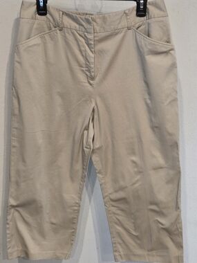 212 Collection Beige Capri Pants